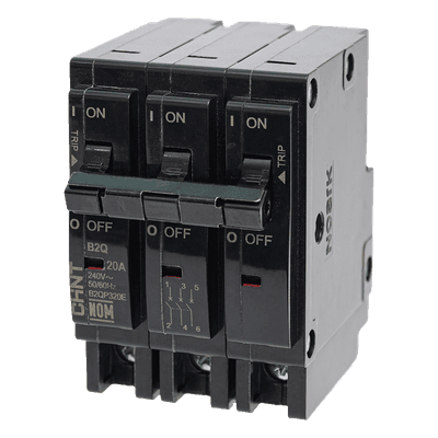 Interruptor Termomagnético Enchufable / 3 Polos / 15A / 240 VCA / Capacidad Interruptiva 10 kA / Rango -30 a 70°C