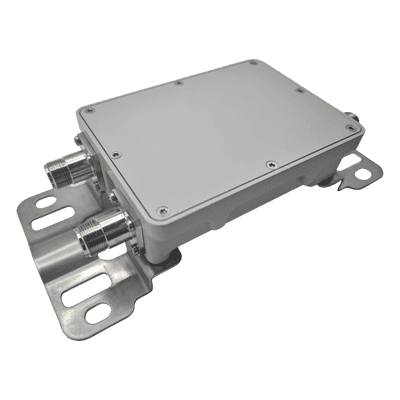Combinador de Bandas de Dos Vías / 698-960 MHz y 1710-2700 MHz / PIM3 -140 dBc / Potencia Pico 800 W / Conectores N Hembra / IP40 EP-COMB-2B EPCOM