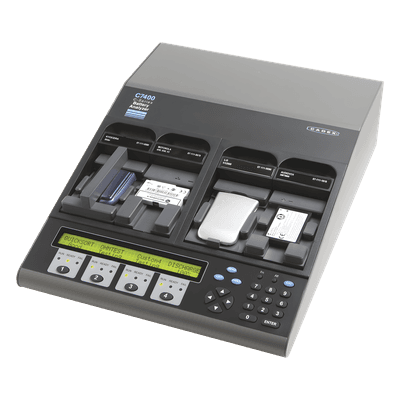 Analizador de baterías / 4 cavidades / 80 W / 1.2-16 V / 4 A por estación 07-740-0100 Cadex Electronics Inc