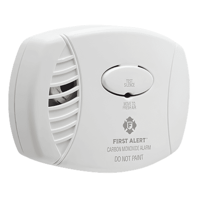 Detector de Monóxido de Carbono / Sensor Electroquímico / Alarma 85 dB / Enchufable con Batería de Respaldo / Operación Continua CO605B FIRST ALERT